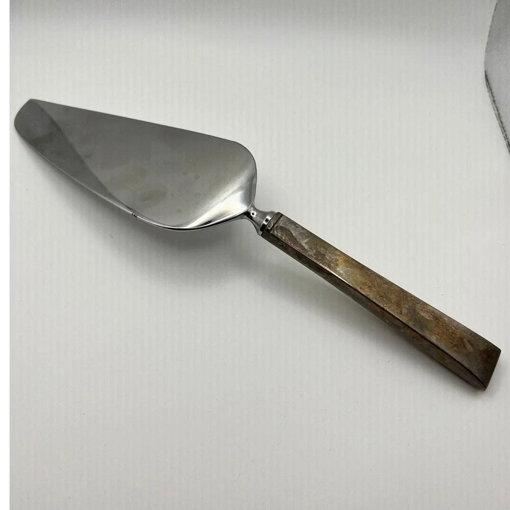 Reed and Barton Pie Server Silver Good Classic Rose Sterling Handle